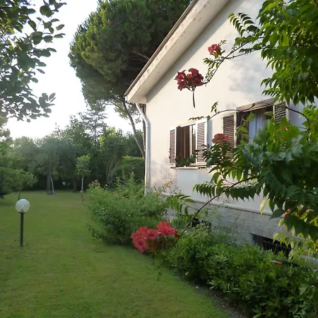 Grande A 100 M. Dal Mare Villa San Felice Circeo