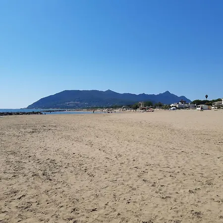 Villa Grande A 100 M. Dal Mare